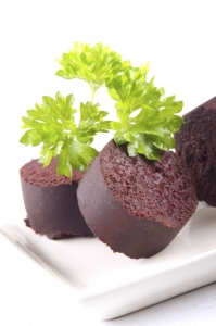 "Morcilla al vapor con tartar de gamba y soja"